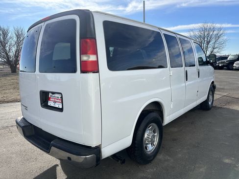 Used 2015 Chevrolet Express 2500 LT w/ LT Preferred Equipment Group image 5