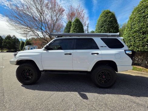 Used 2015 Toyota 4Runner TRD Pro AWD/4WD image 2