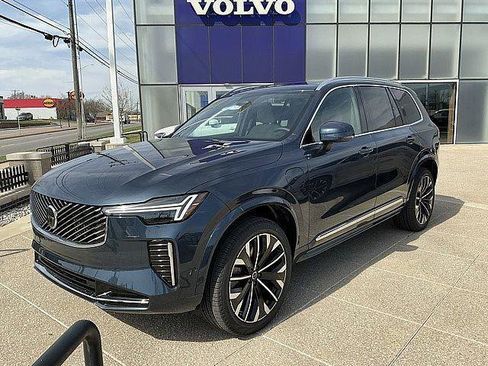 New 2026 Volvo XC90 T8 Plus w/ Protection Package AWD/4WD image 3
