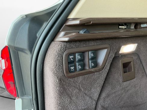 Used 2019 BMW X7 xDrive50i w/ Premium Package AWD/4WD image 16