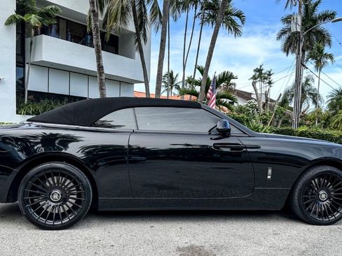 Used 2020 Rolls-Royce Dawn image 5