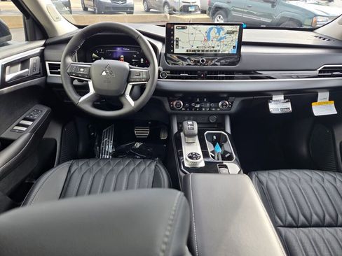 New 2026 Mitsubishi Outlander SEL image 16