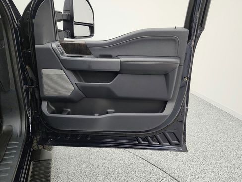 Used 2023 Ford F250 Lariat w/ Sport Appearance Package image 19