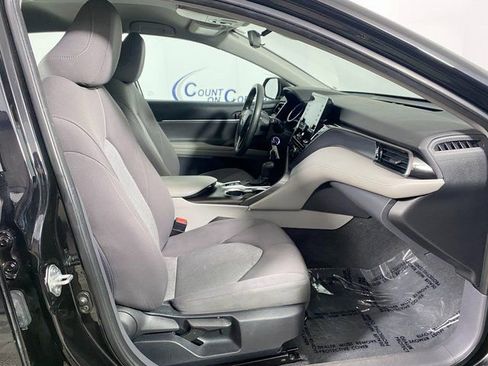 Used 2023 Toyota Camry LE image 8