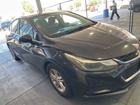 Used 2016 Chevrolet Cruze LT FWD image 2