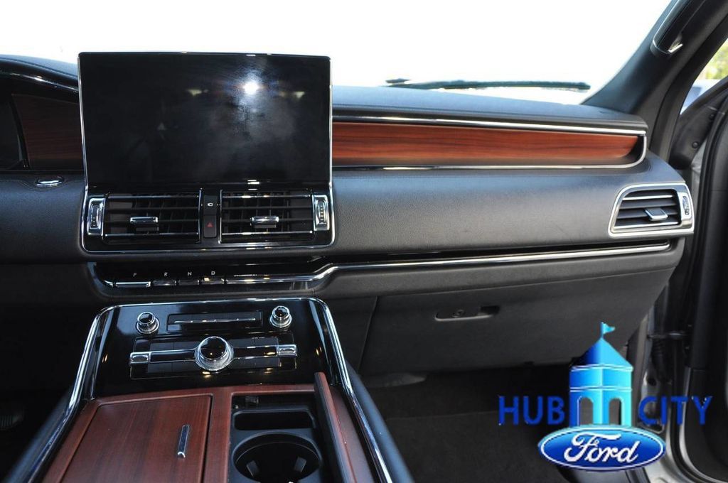 Used 2023 Lincoln Navigator Reserve RWD image 20