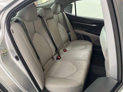 Used 2019 Toyota Camry SE w/ Carpet Mat Package FWD image 20