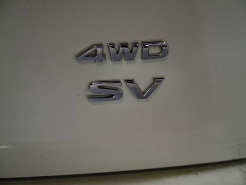 Used 2018 Nissan Pathfinder SV image 12