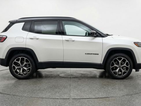 Used 2025 Jeep Compass Limited AWD/4WD image 11