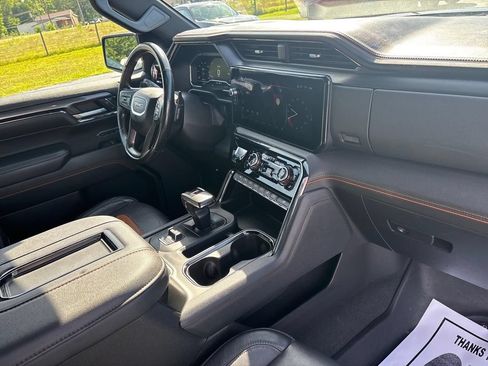 Used 2022 GMC Sierra 1500 AT4 w/ AT4 Premium Package AWD/4WD image 14