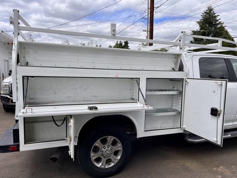 Used 2023 RAM 3500 Big Horn w/ Level 1 Equipment Group AWD/4WD image 9