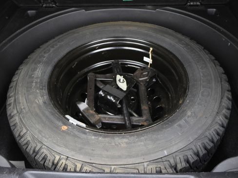 Used 2016 Jeep Cherokee Trailhawk w/ Comfort/Convenience Group image 28