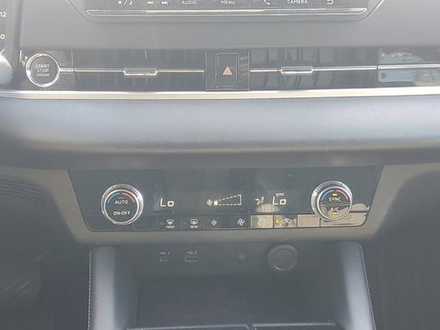 Used 2022 Mitsubishi Outlander SE image 28