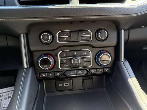 Used 2024 Chevrolet Suburban Premier AWD/4WD image 22