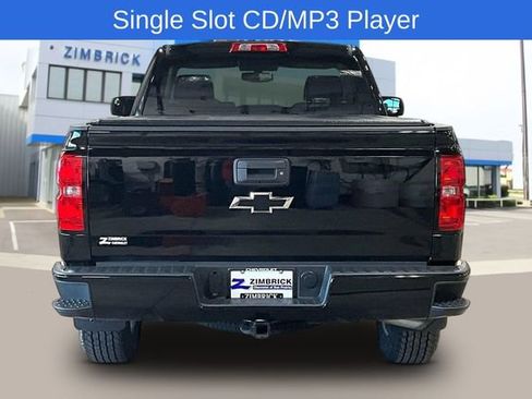 Used 2018 Chevrolet Silverado 1500 LT w/ LT Convenience Package image 9