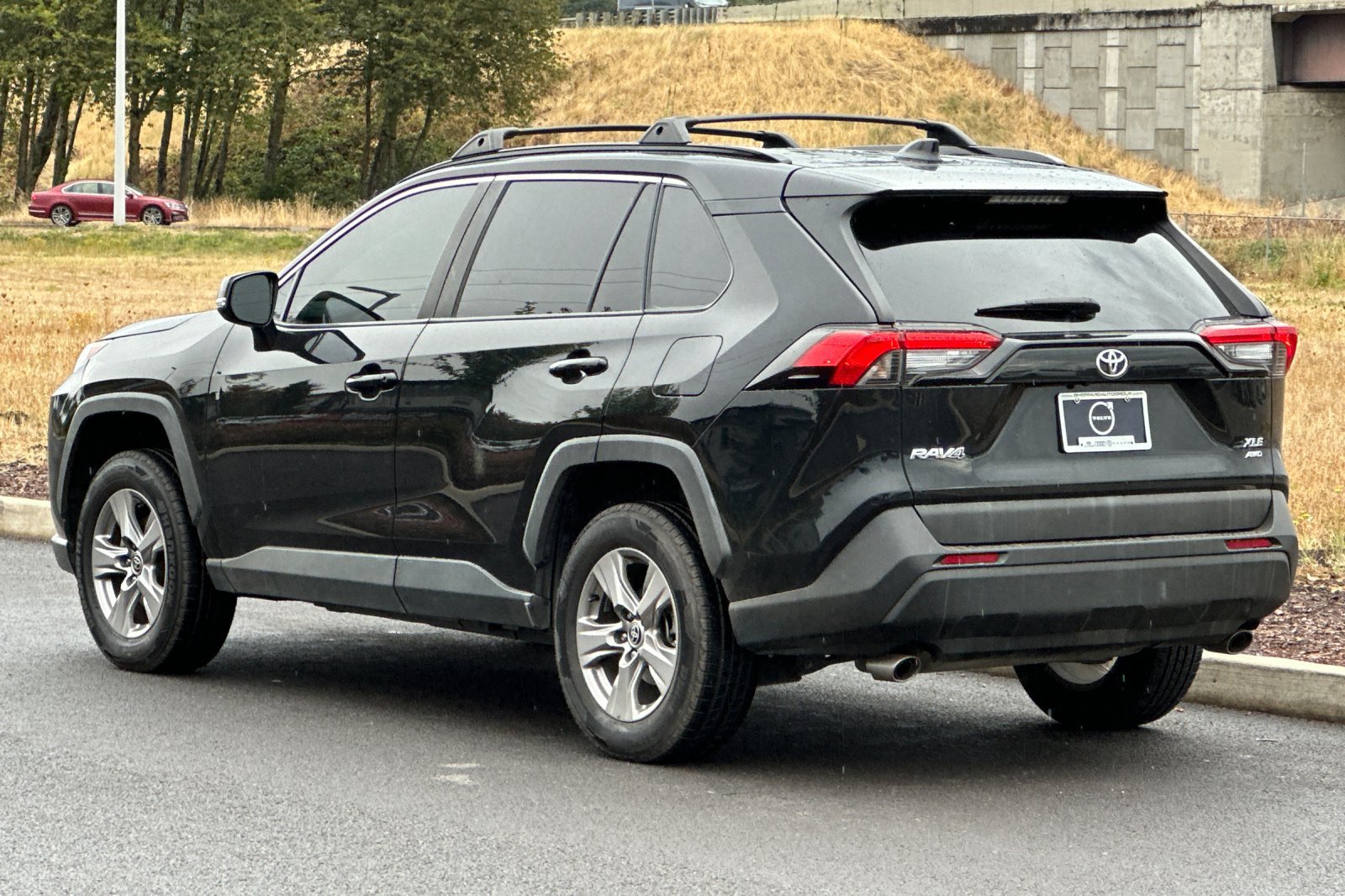 Used 2022 Toyota RAV4 XLE w/ Convenience Package AWD/4WD image 5