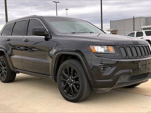 Used 2015 Jeep Grand Cherokee Altitude image 3