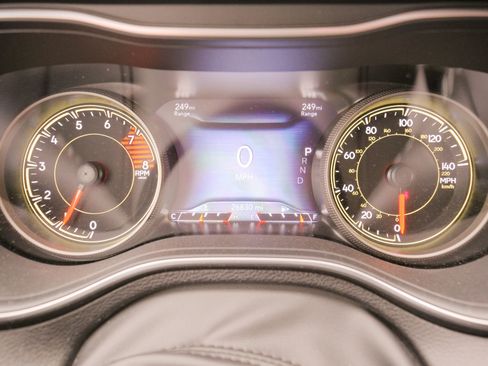 Used 2022 Jeep Cherokee Latitude Lux w/ Sun & Sound Group image 37