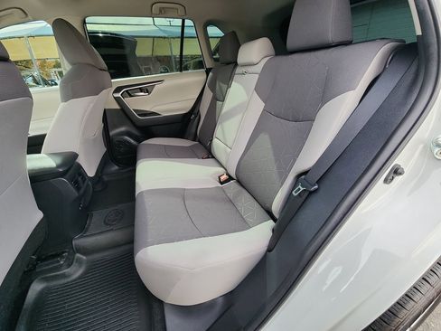 Used 2021 Toyota RAV4 XLE image 23