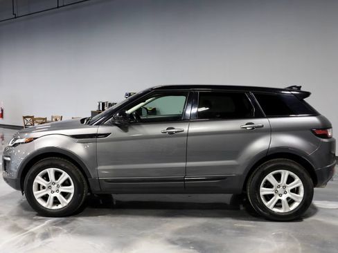 Used 2018 Land Rover Range Rover Evoque SE AWD/4WD image 4