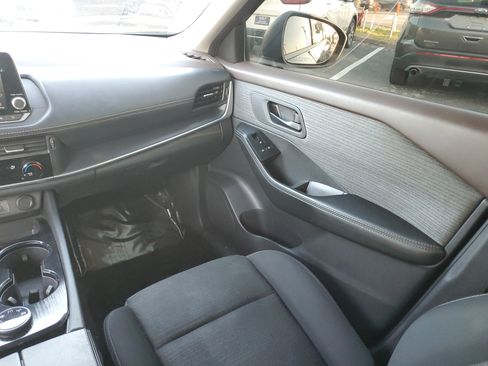 Used 2021 Nissan Rogue S image 14