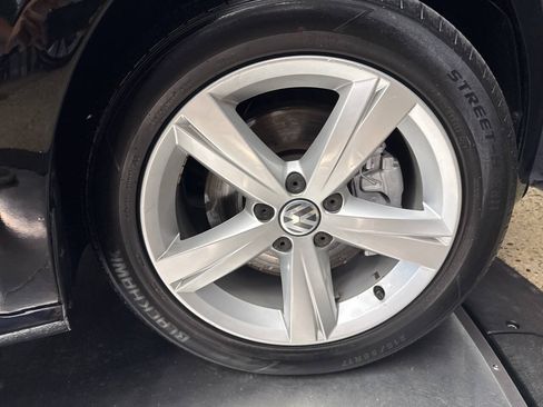 Used 2012 Volkswagen Passat 2.5 SE FWD image 28