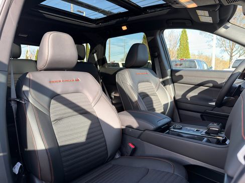 New 2026 Nissan Pathfinder SV image 16