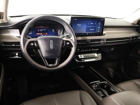Used 2024 Lincoln Corsair FWD image 2