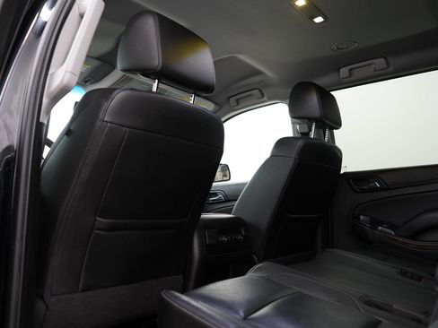 Used 2020 Chevrolet Suburban LT AWD/4WD image 19