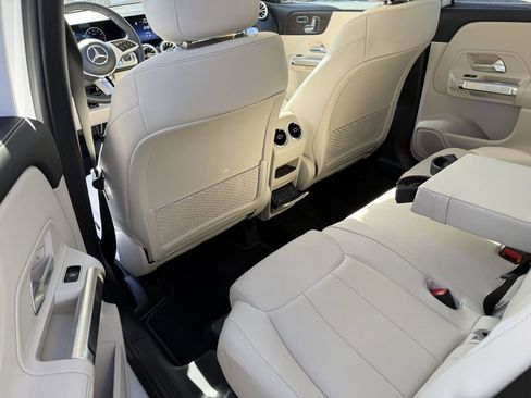 Certified 2025 Mercedes-Benz GLB 250 250 4MATIC image 24