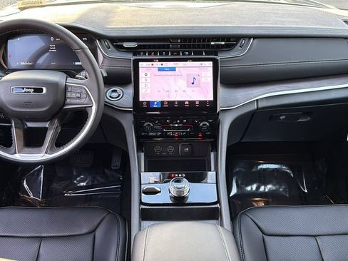 New 2025 Jeep Grand Cherokee Limited w/ Luxury Tech Group II image 11