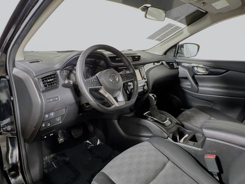 Used 2017 Nissan Rogue Sport SV w/ SV Premium Package image 30