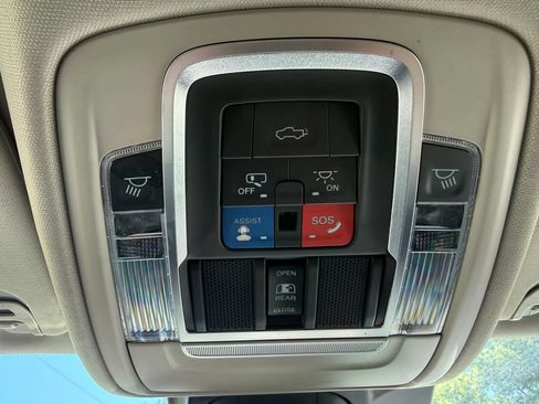Used 2022 RAM 1500 Laramie AWD/4WD image 43