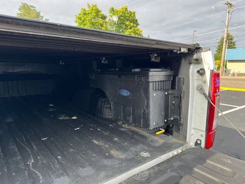 Used 2022 Ford F350 XLT w/ Black Appearance Package AWD/4WD image 18