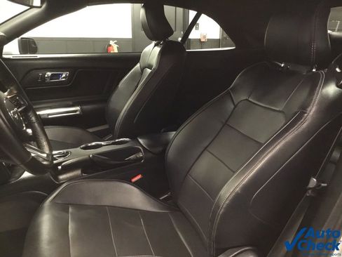 Used 2016 Ford Mustang Premium image 34