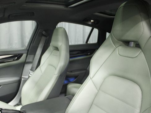 Used 2025 Porsche Panamera 4 image 5