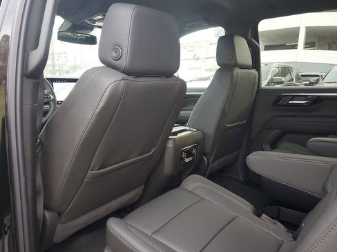 New 2026 Chevrolet Suburban LT w/ Comfort Package image 15