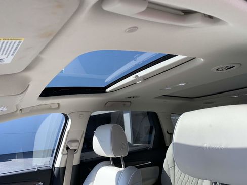 Used 2023 Buick Enclave Avenir w/ Avenir Technology Package image 7