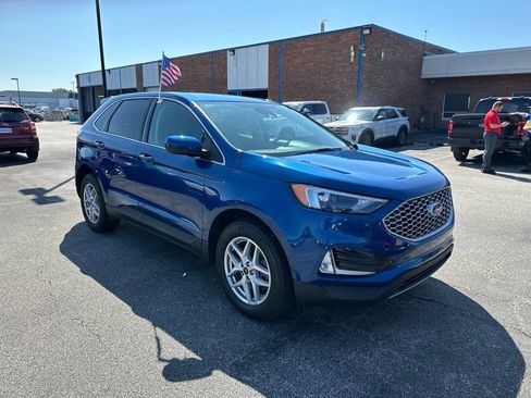 Used 2024 Ford Edge SEL w/ Convenience Package AWD/4WD image 3