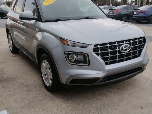 Used 2020 Hyundai Venue SEL image 5