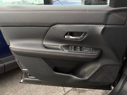 New 2026 Nissan Kicks SR w/ Cold Weather Package image 18