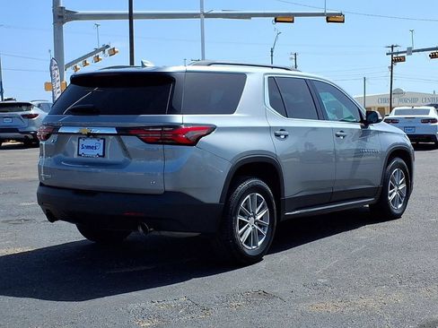 Used 2023 Chevrolet Traverse LT FWD image 8