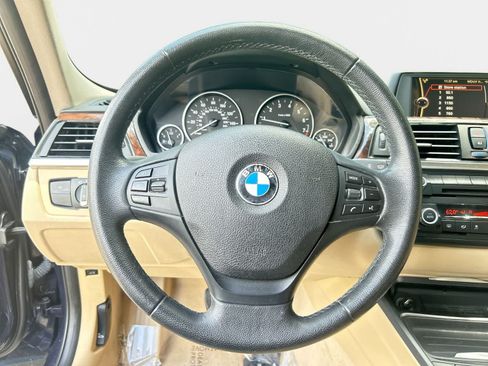 Used 2013 BMW 320i Sedan RWD image 17