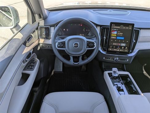New 2026 Volvo XC90 T8 Plus w/ Protection Package Premier image 21