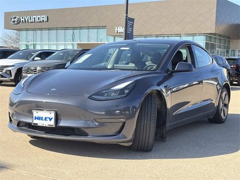 Used 2022 Tesla Model 3 Long Range image 2