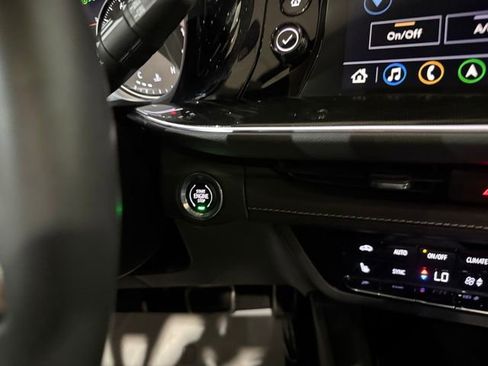 Used 2022 Buick Envision Essence w/ Technology Package II image 18