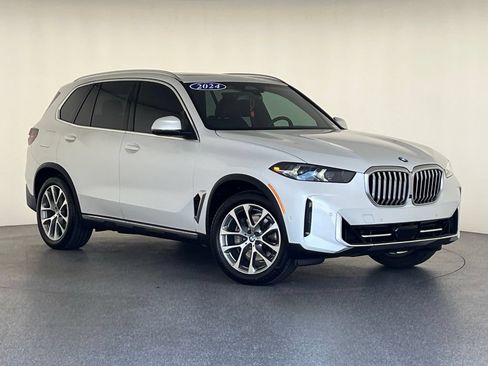 Used 2024 BMW X5 xDrive40i w/ Parking Assistance Package AWD/4WD image 39