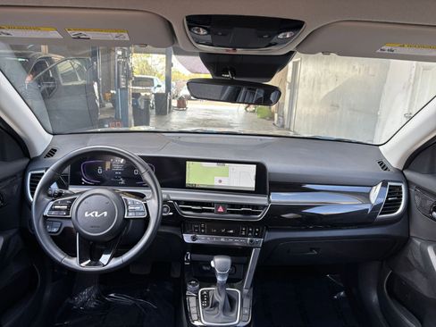 Used 2025 Kia Seltos S image 34