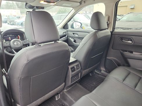 Used 2024 Nissan Rogue SL image 24