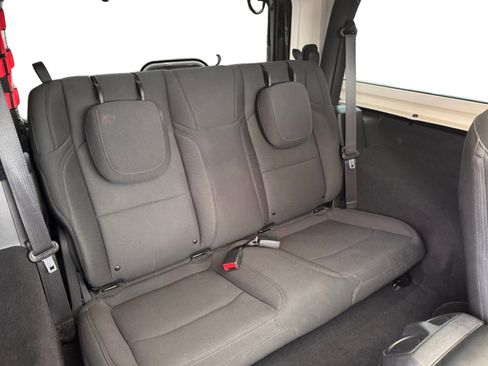 Used 2022 Jeep Wrangler Sport S AWD/4WD image 17